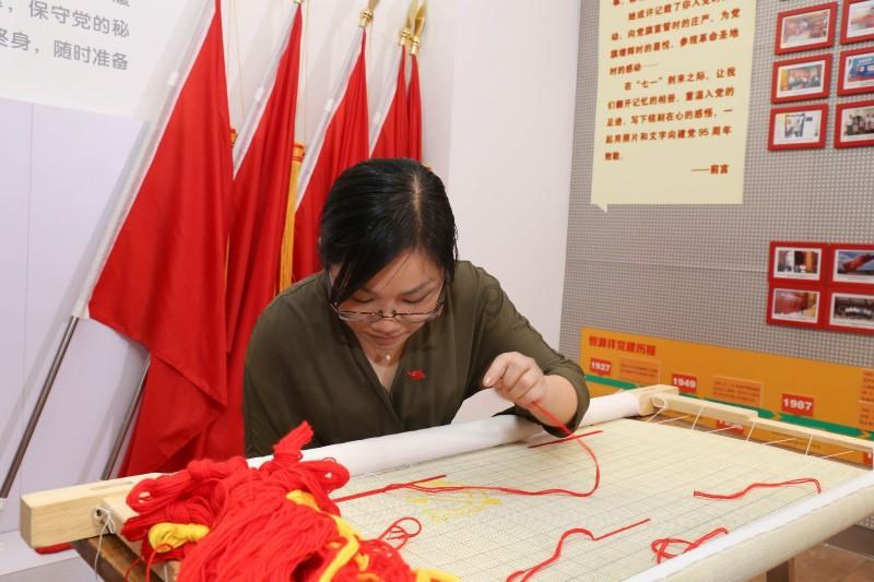 新东方教师转型卖货主播，董宇辉的实力究竟如何？游戏画面